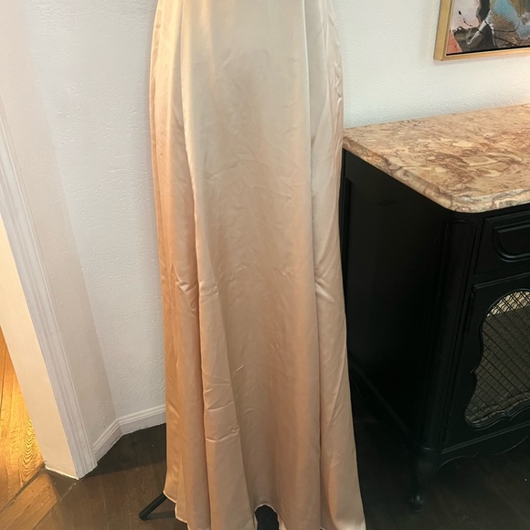 Show Me Your Mumu Godshaw Goddess Gown Large New w/ tags champagne luxe satin L - Picture 8 of 16
